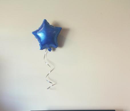 Ceramic balloon: Mylar star balloon in metalic blue